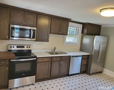 31 Bellevue Street - Photo Thumbnail 14