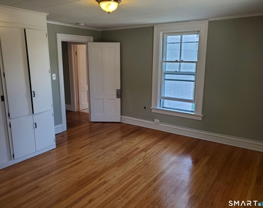 31 Bellevue Street - Photo Thumbnail 10