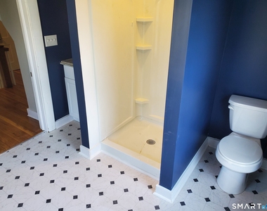 31 Bellevue Street - Photo Thumbnail 1