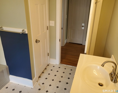 31 Bellevue Street - Photo Thumbnail 7