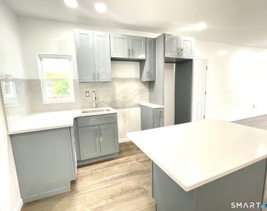 32 Lester Street - Photo Thumbnail 6