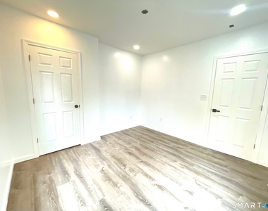 32 Lester Street - Photo Thumbnail 3