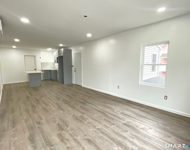 32 Lester Street - Photo Thumbnail 7