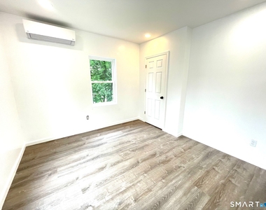 32 Lester Street - Photo Thumbnail 2