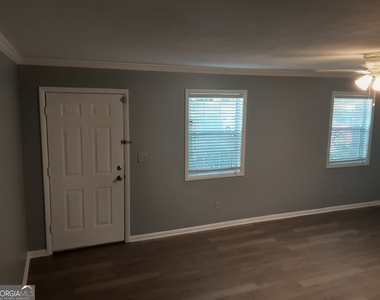 6900 Roswell Road - Photo Thumbnail 9
