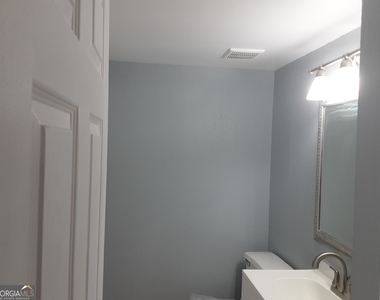 6900 Roswell Road - Photo Thumbnail 4