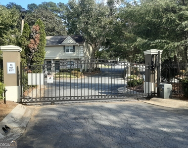 6900 Roswell Road - Photo Thumbnail 16