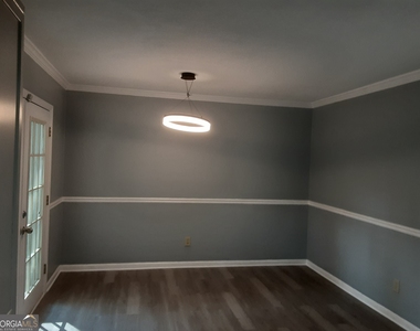 6900 Roswell Road - Photo Thumbnail 5