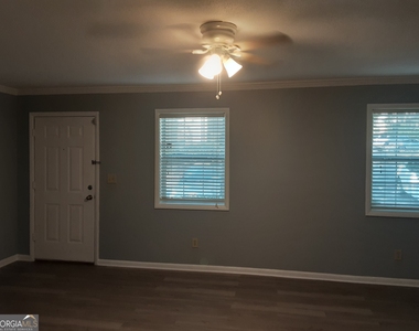 6900 Roswell Road - Photo Thumbnail 8