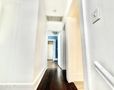 140 Wall Street - Photo Thumbnail 2