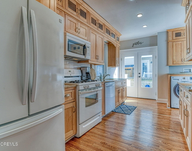 36 Heck Avenue - Photo Thumbnail 12