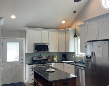 104 W Chadwick Way - Photo Thumbnail 3