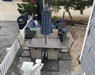 104 W Chadwick Way - Photo Thumbnail 12
