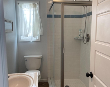 104 W Chadwick Way - Photo Thumbnail 8