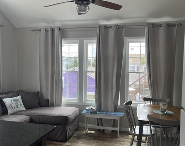 104 W Chadwick Way - Photo Thumbnail 4