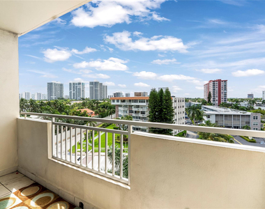 3180 S Ocean Drive - Photo Thumbnail 15