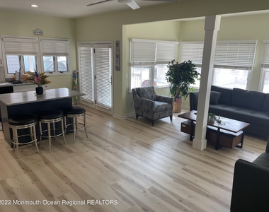 68 E Pacific Way - Photo Thumbnail 2