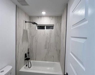 1202 Morrell Avenue - Photo Thumbnail 12