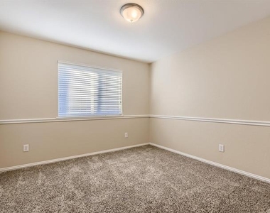 5301 Lily Drive - Photo Thumbnail 21