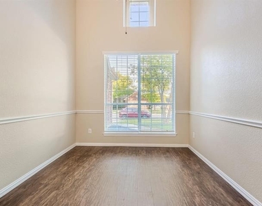 5301 Lily Drive - Photo Thumbnail 12