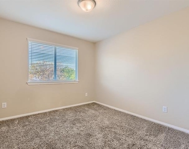 5301 Lily Drive - Photo Thumbnail 19