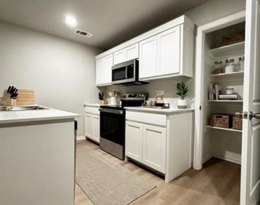 3001 Grey Wolf Circle - Photo Thumbnail 3