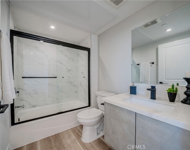 7018 Alabama Avenue - Photo Thumbnail 9