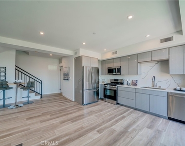 7018 Alabama Avenue - Photo Thumbnail 4