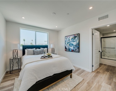 7018 Alabama Avenue - Photo Thumbnail 8