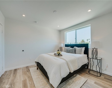 7018 Alabama Avenue - Photo Thumbnail 10