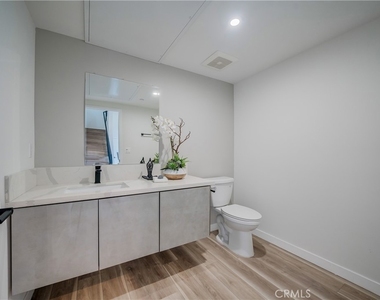 7018 Alabama Avenue - Photo Thumbnail 7