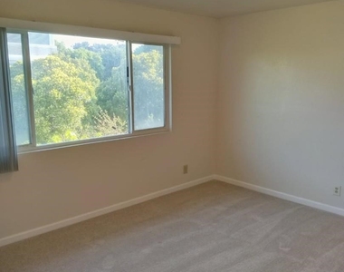 2131 Stanton Ave - Photo Thumbnail 2