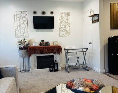 1377 Sultana - Photo Thumbnail 25