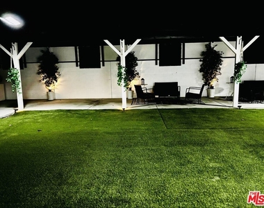 1377 Sultana - Photo Thumbnail 44