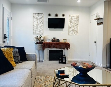 1377 Sultana - Photo Thumbnail 34