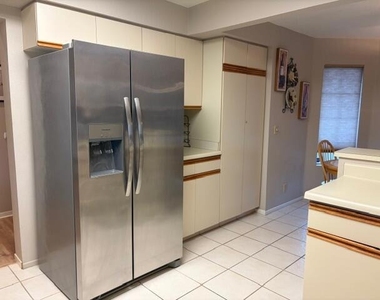 726 N Vista Lago N - Photo Thumbnail 16
