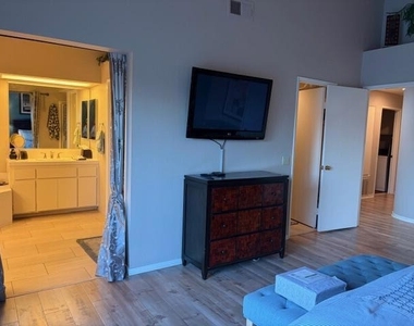 726 N Vista Lago N - Photo Thumbnail 23
