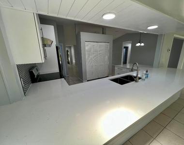2617 Sw Chestnut Lane - Photo Thumbnail 12