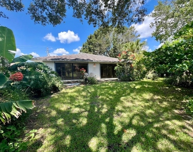 2617 Sw Chestnut Lane - Photo Thumbnail 2