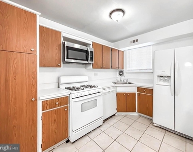 11402 Cherry Hill Road - Photo Thumbnail 10