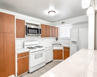 11402 Cherry Hill Road - Photo Thumbnail 9