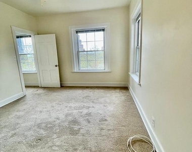 7347 Wisconsin Avenue - Photo Thumbnail 7