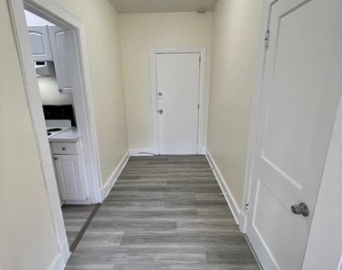 7347 Wisconsin Avenue - Photo Thumbnail 4