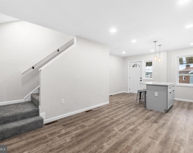 4686 A Street Se - Photo Thumbnail 5
