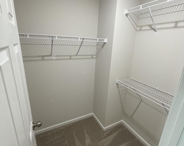 1019 Peony Lane - Photo Thumbnail 12