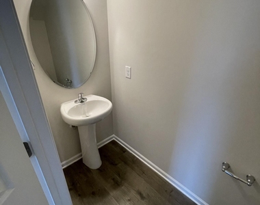 1019 Peony Lane - Photo Thumbnail 13