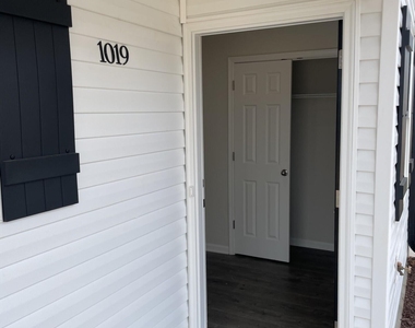 1019 Peony Lane - Photo Thumbnail 2