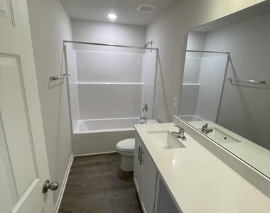 1019 Peony Lane - Photo Thumbnail 15