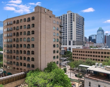 507 Sabine St - Photo Thumbnail 21
