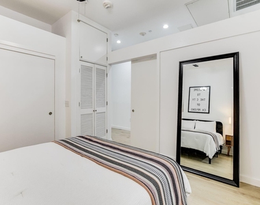 507 Sabine St - Photo Thumbnail 12